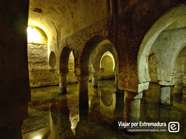 Arab cistern of the Veletas Palace